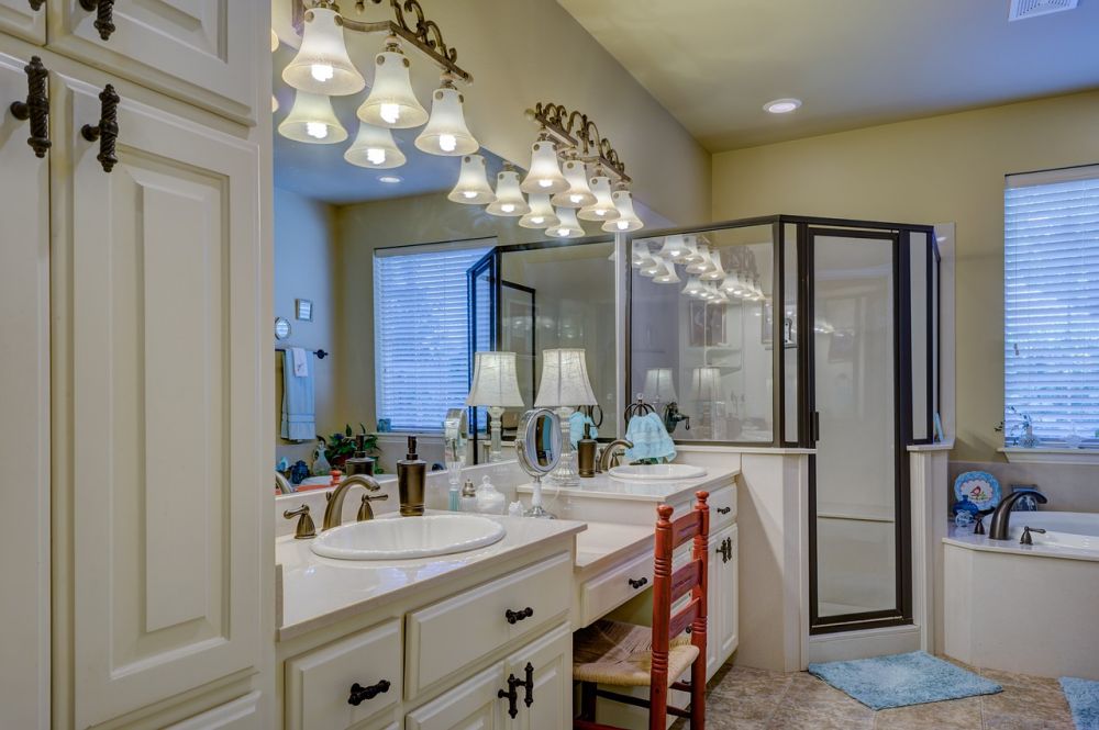 Vita badrum - en tidlös trend som förhöjer ditt hem
