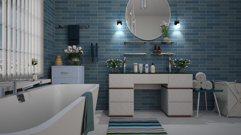 Badrummet är en viktig del av ett hem och väggarna spelar en central roll i designen och funktionaliteten i detta rum