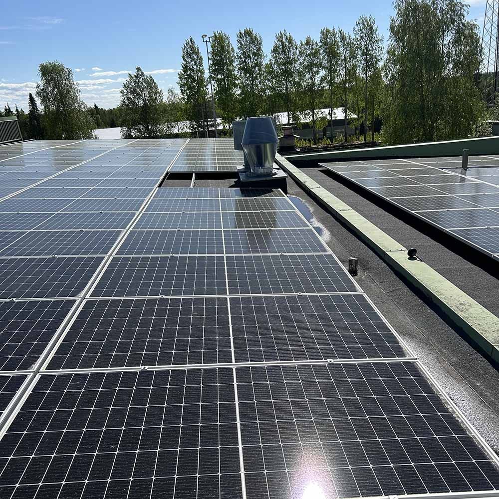 Solceller med batterilagring: en hållbar framtid för fastigheter